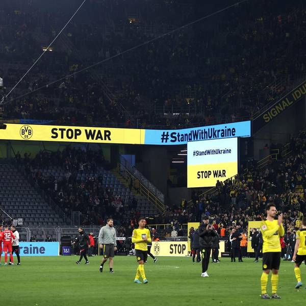 Stop War BVB getty 050422