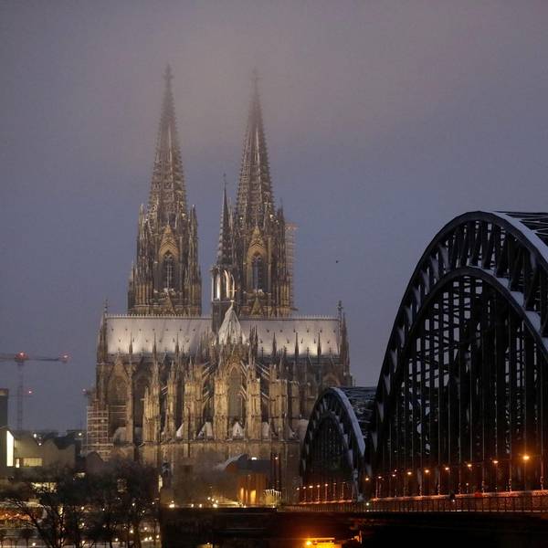 Kölner Dom im Nebel 250121