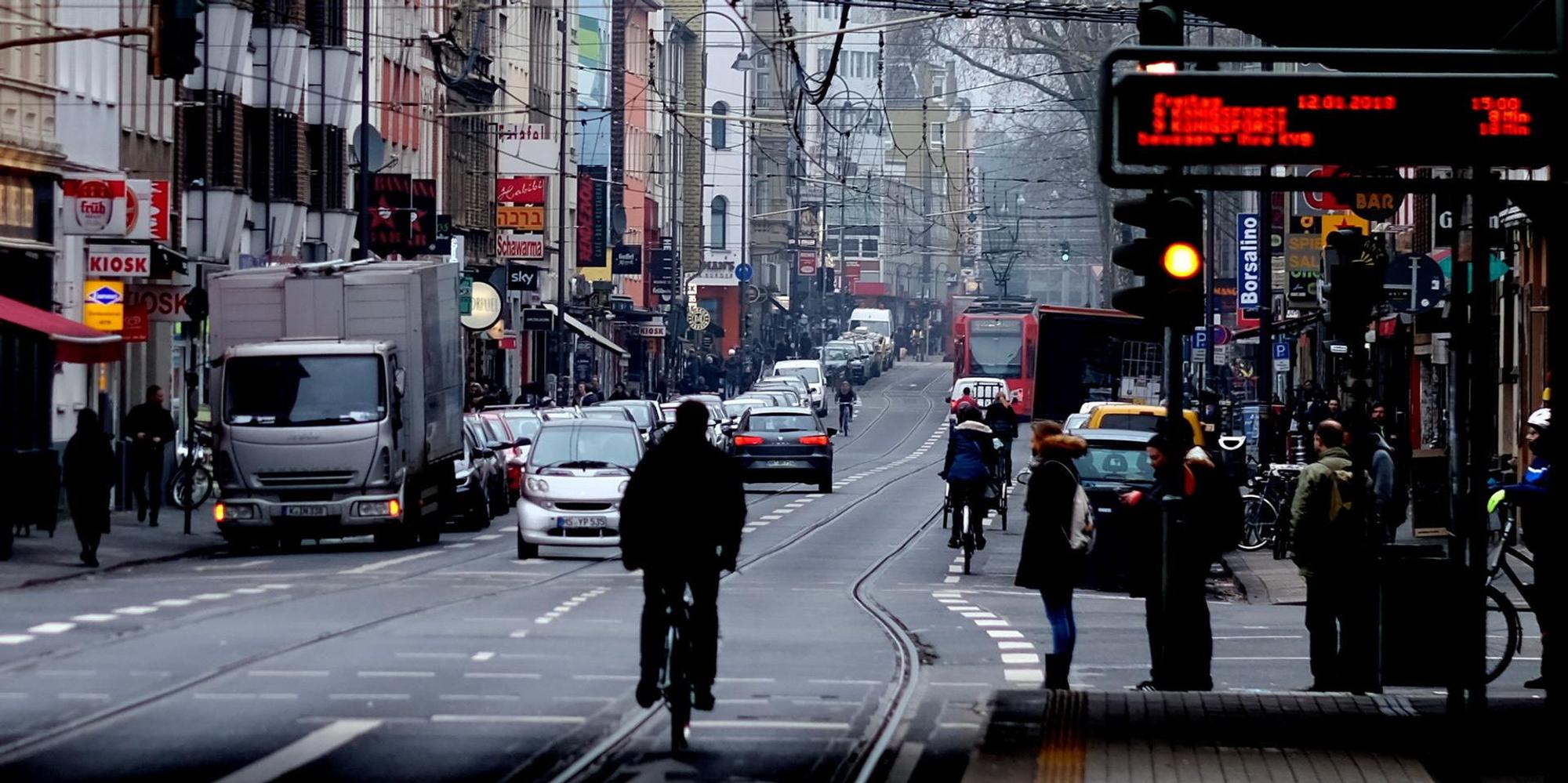 Zülpicher Straße Umfrage Karneval