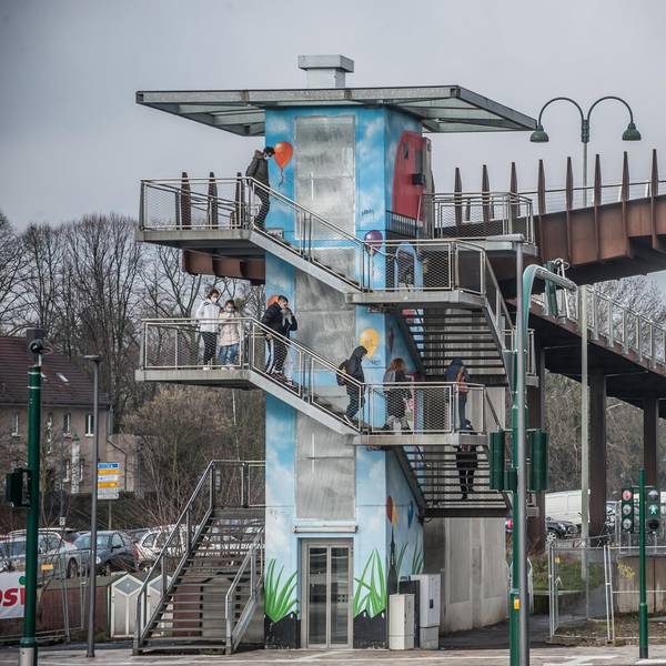 Aufzug Bahnhof Opladen Brückenturm