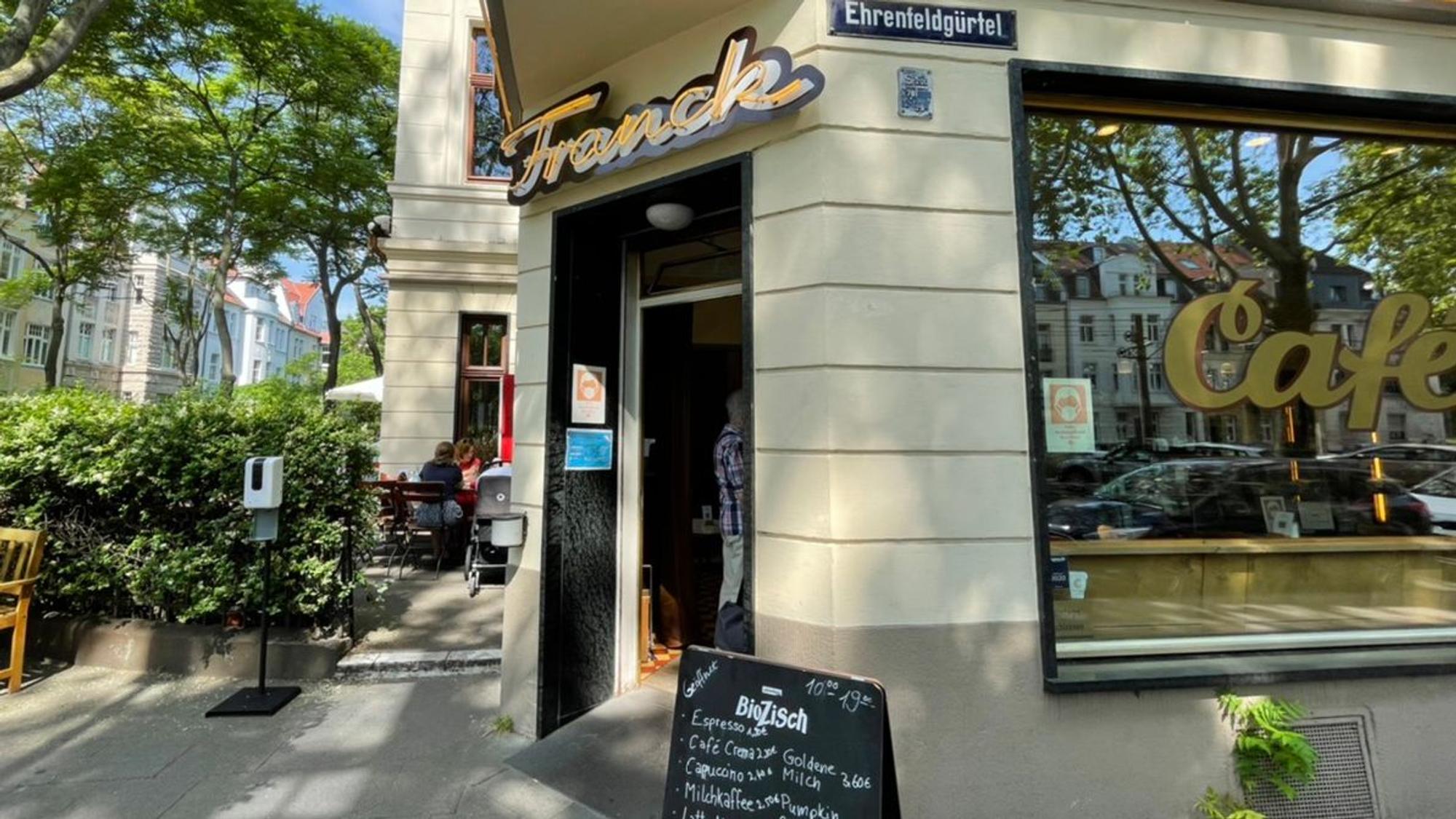 Café Franck in Ehrenfeld von außen.