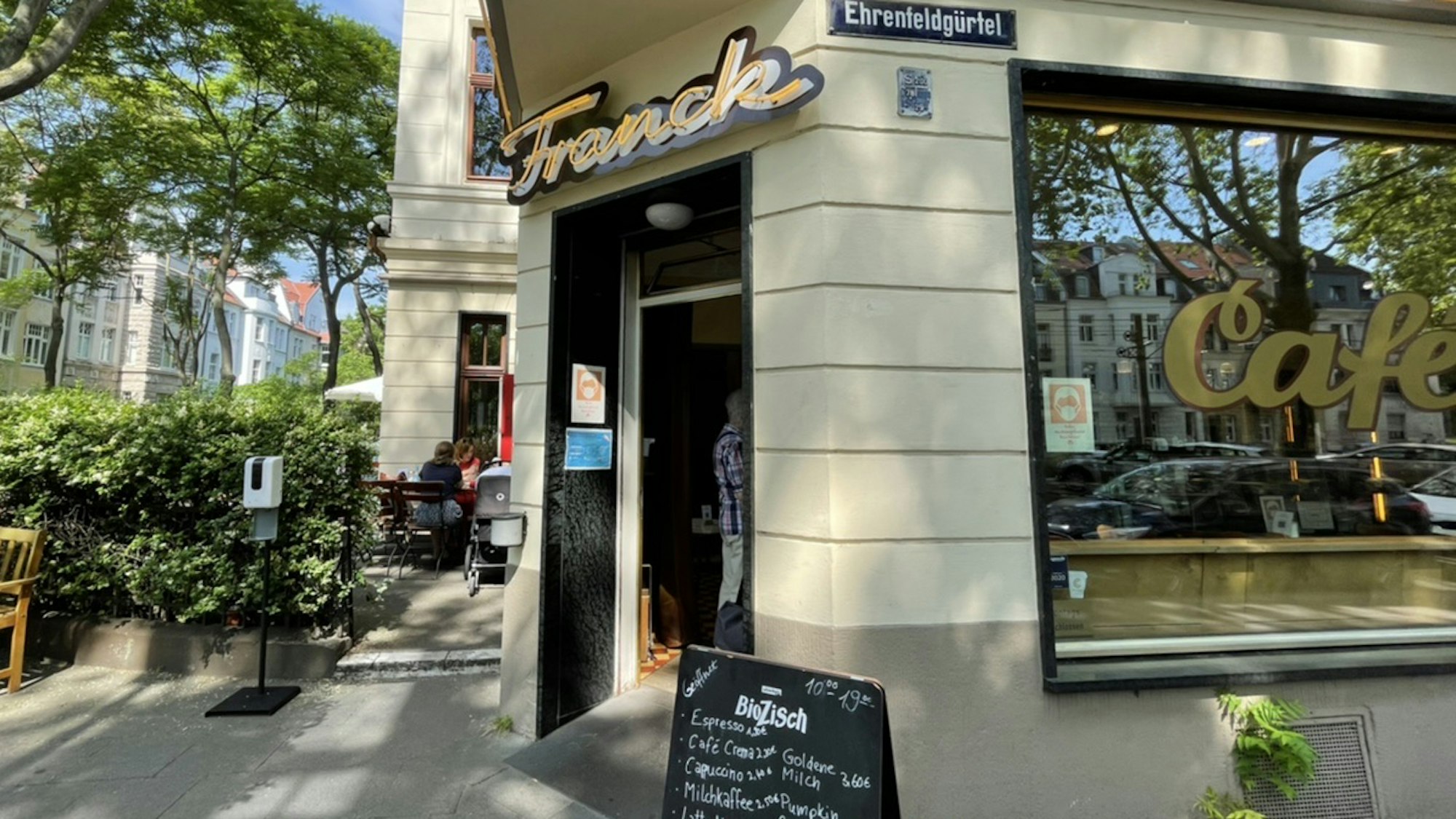 Café Franck in Ehrenfeld von außen.