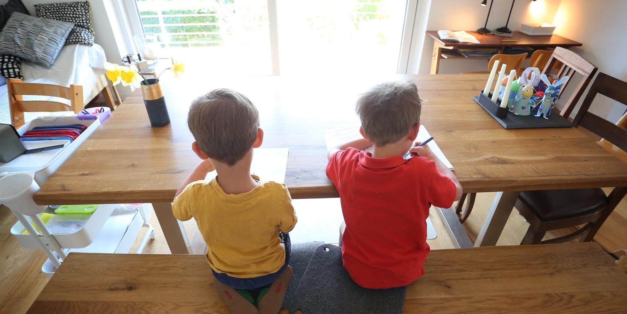 Schule Kinder Home