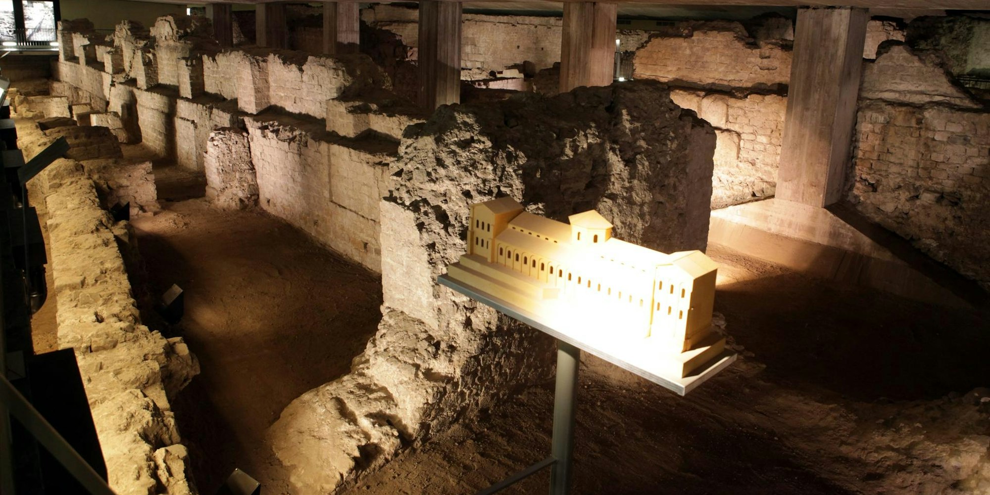 reste Prätorium_achäologische szentrum