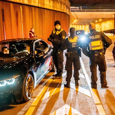 Raser Deutzer Brücke gepixelt