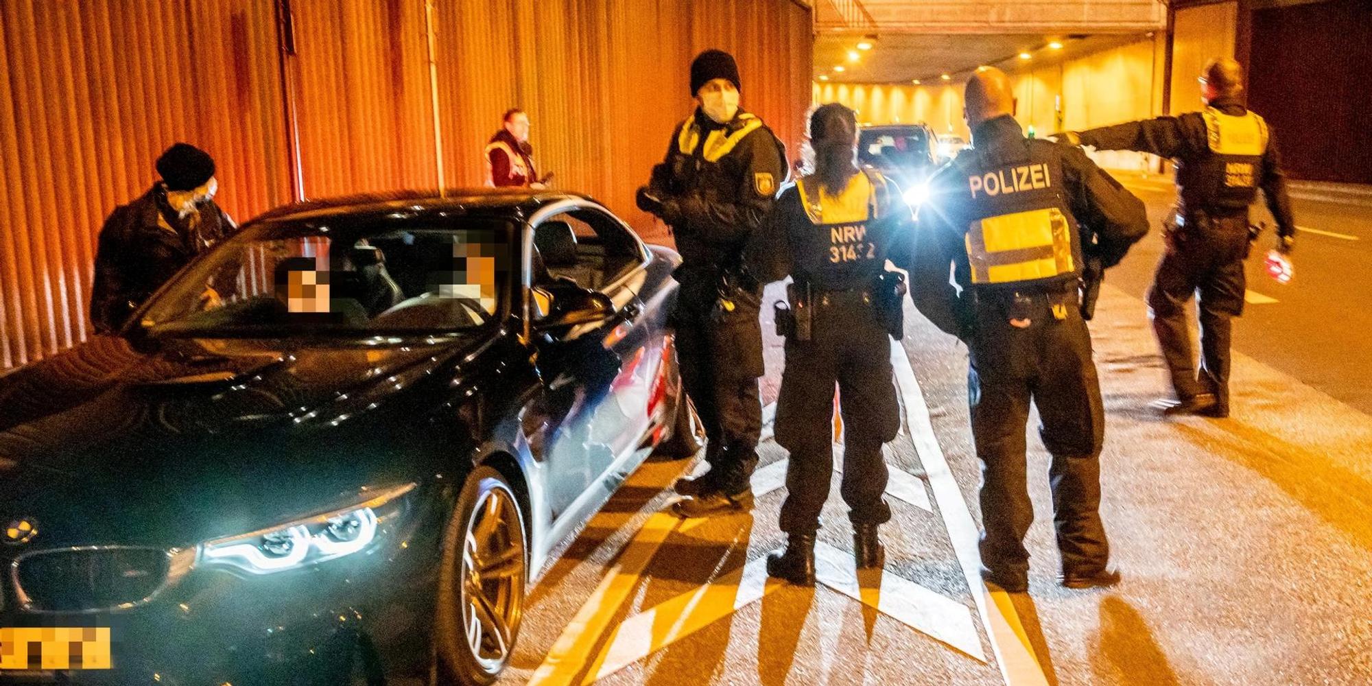 Raser Deutzer Brücke gepixelt