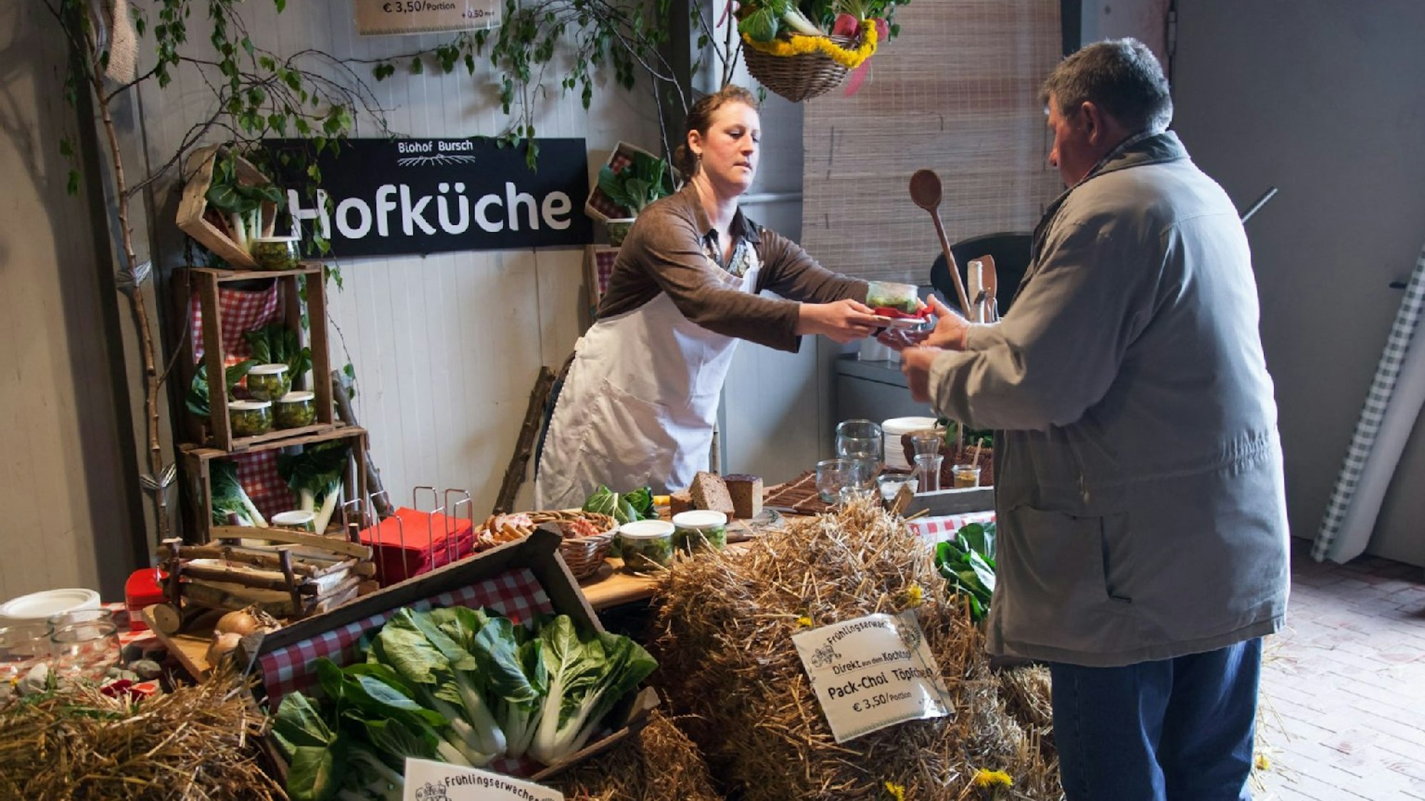 Verkauf in der Hofküche.