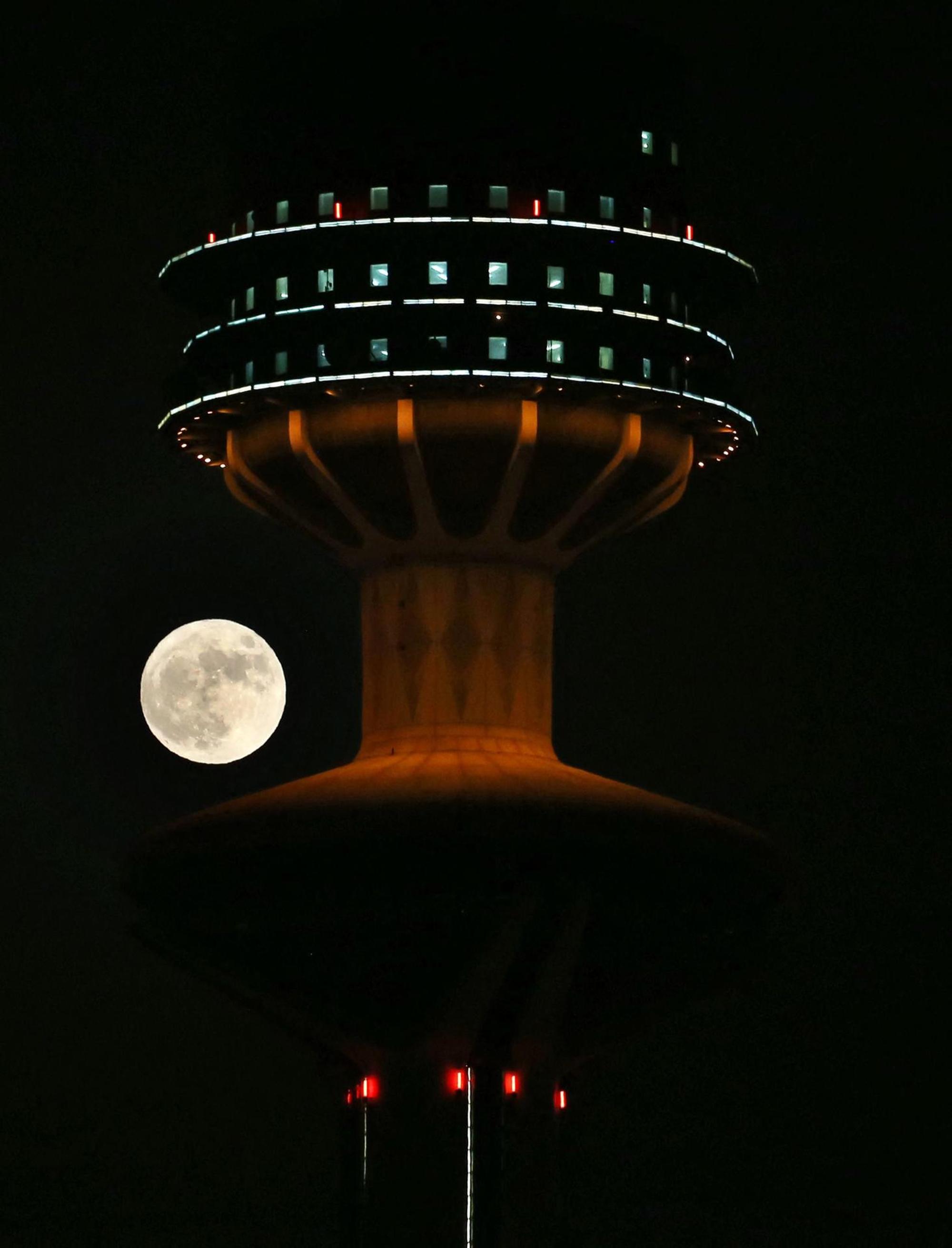 Supermoon Kuwait afp