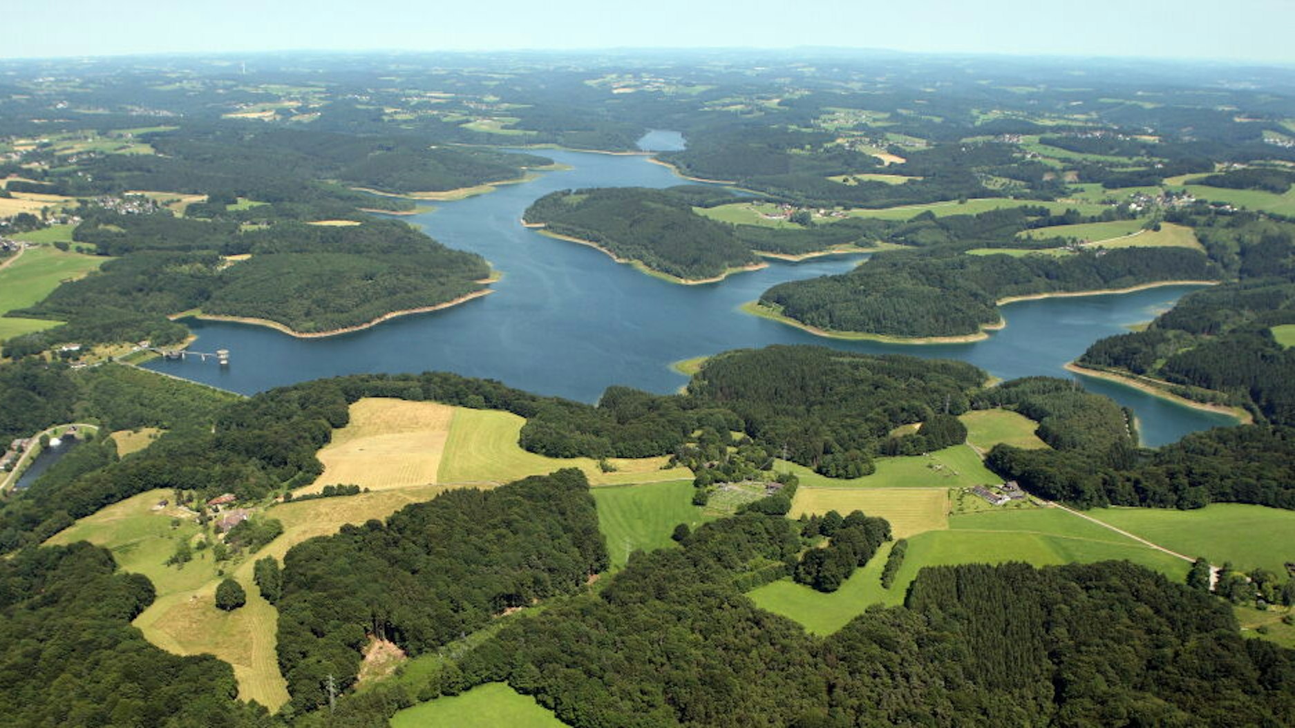 Die Große Dhünn-Talsperre aus der Vogelperspektive.