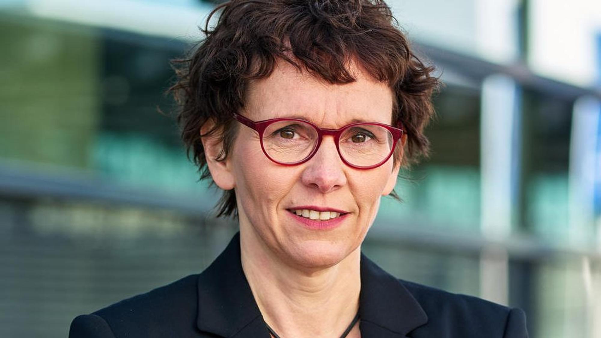 Almut Schnerring
