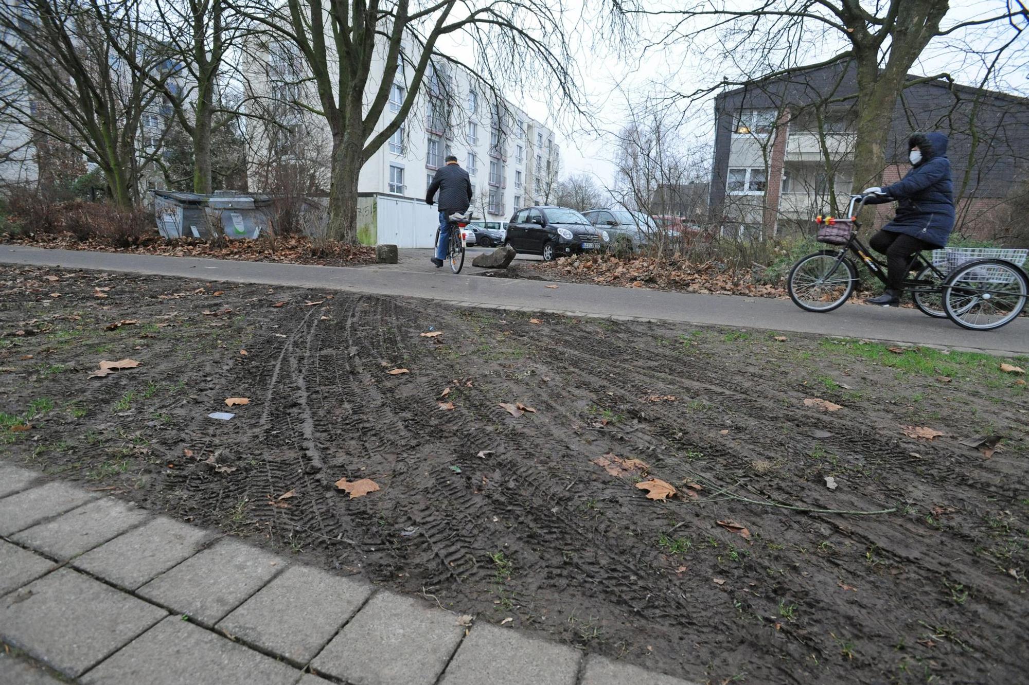 Friedenspark Rheindorf Autos