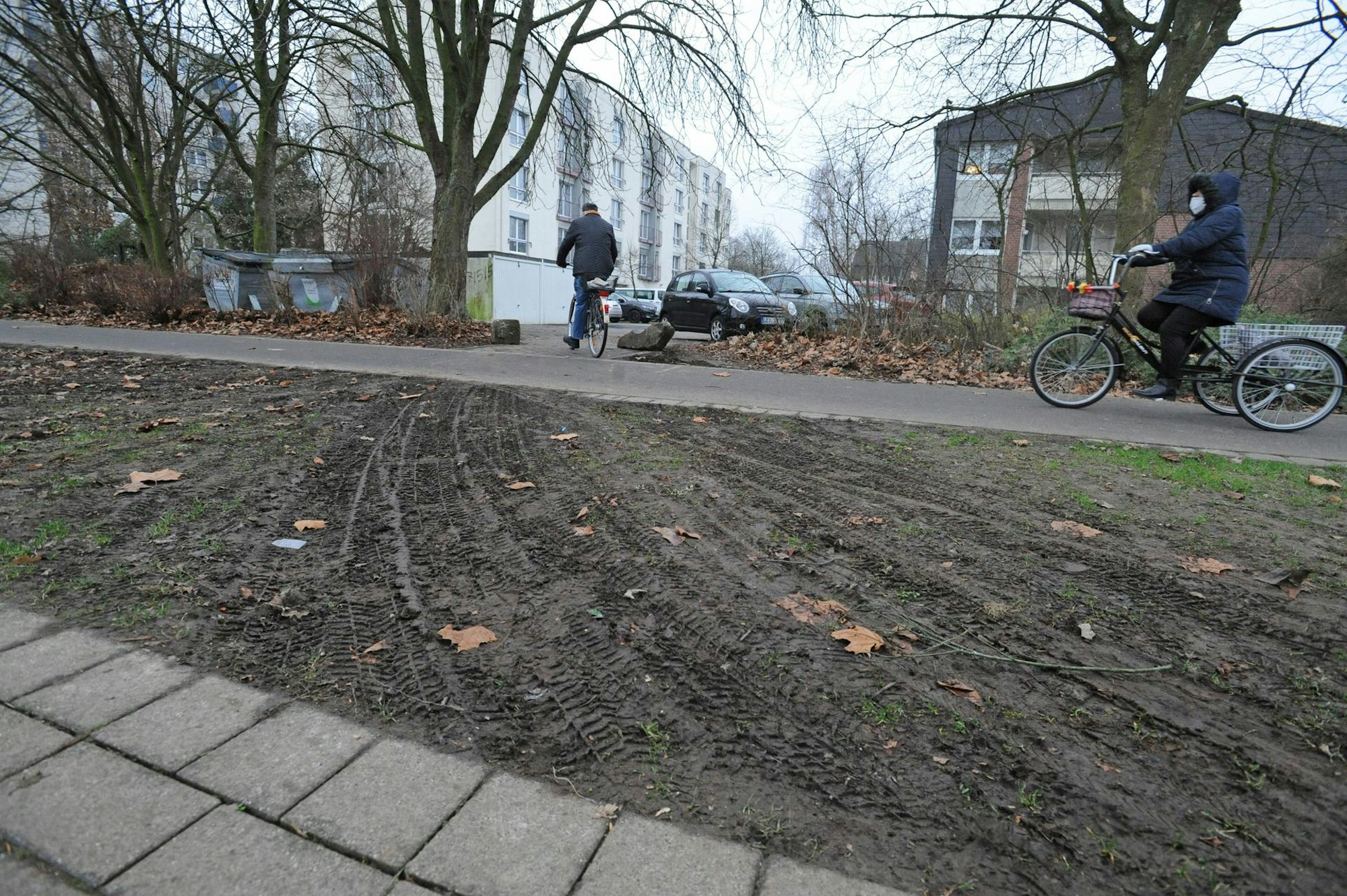 Friedenspark Rheindorf Autos