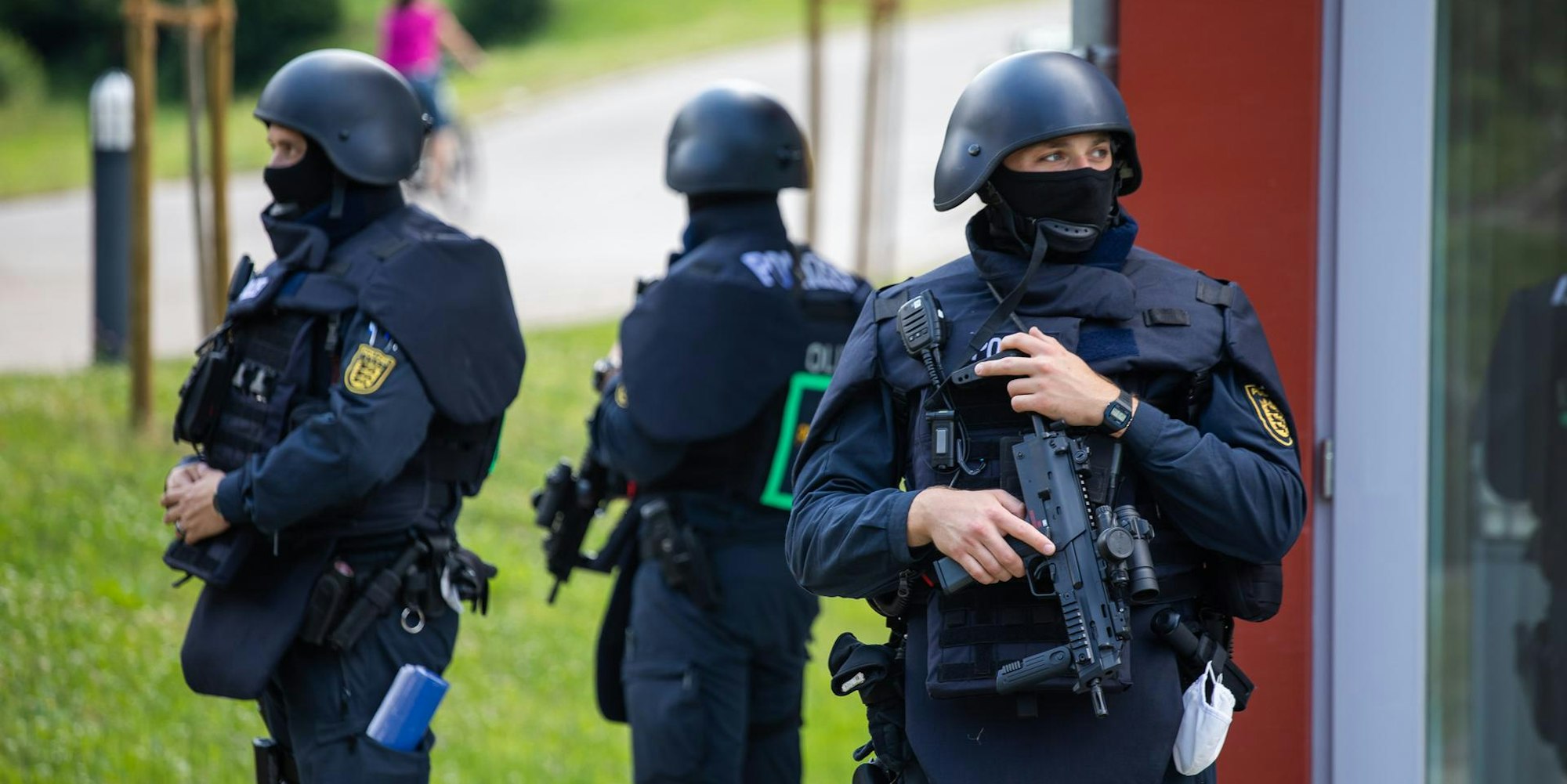 Oppenau bewaffnete Polizisten