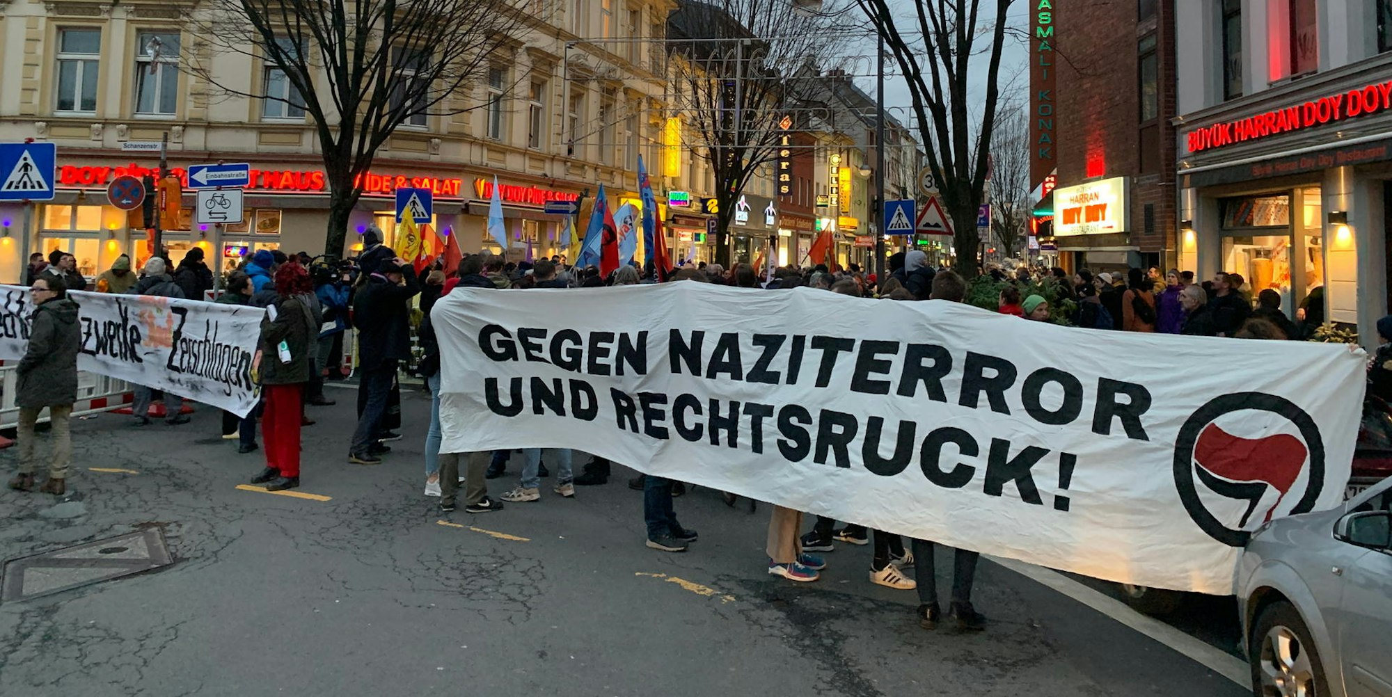 20200220gedenken-akyuez006_karneval_hanau