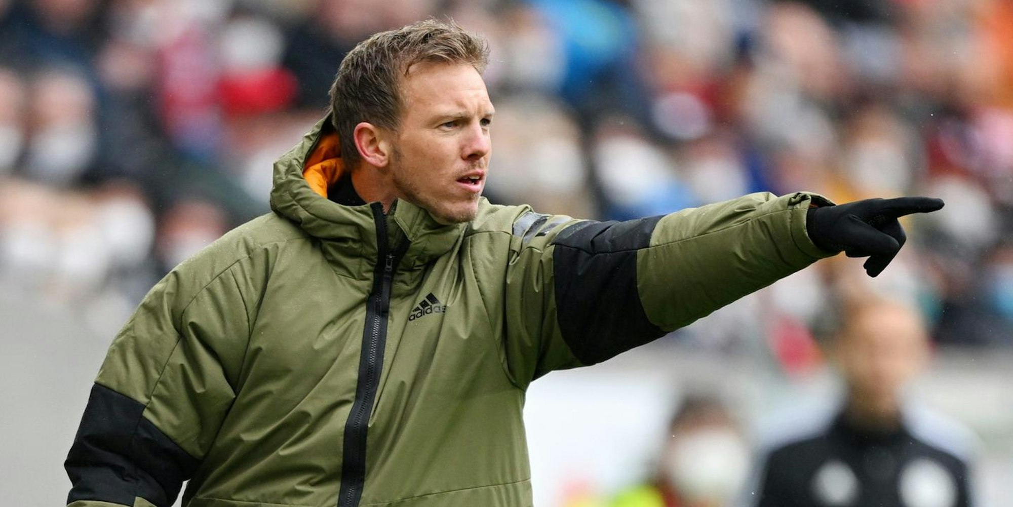 4D513EEA-BB92-4B8F-A850-107687236B5D