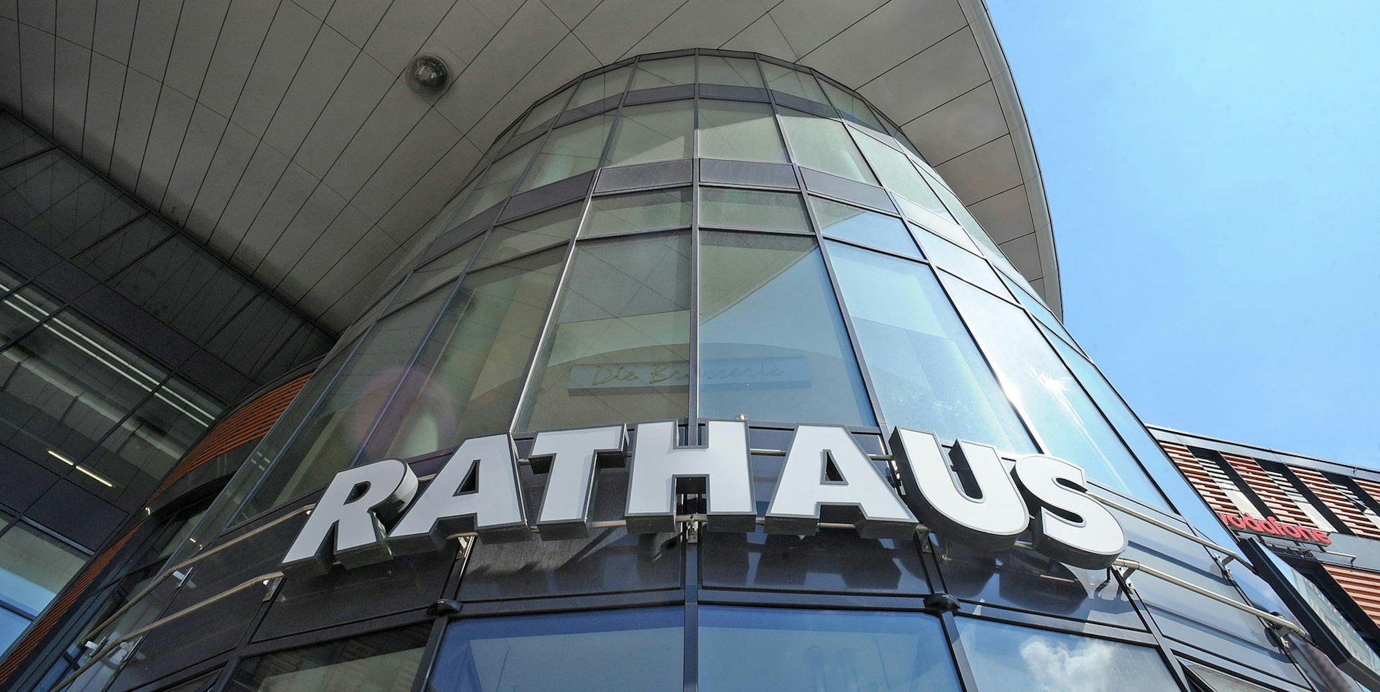 le-rathaus-leverkusen_(2)