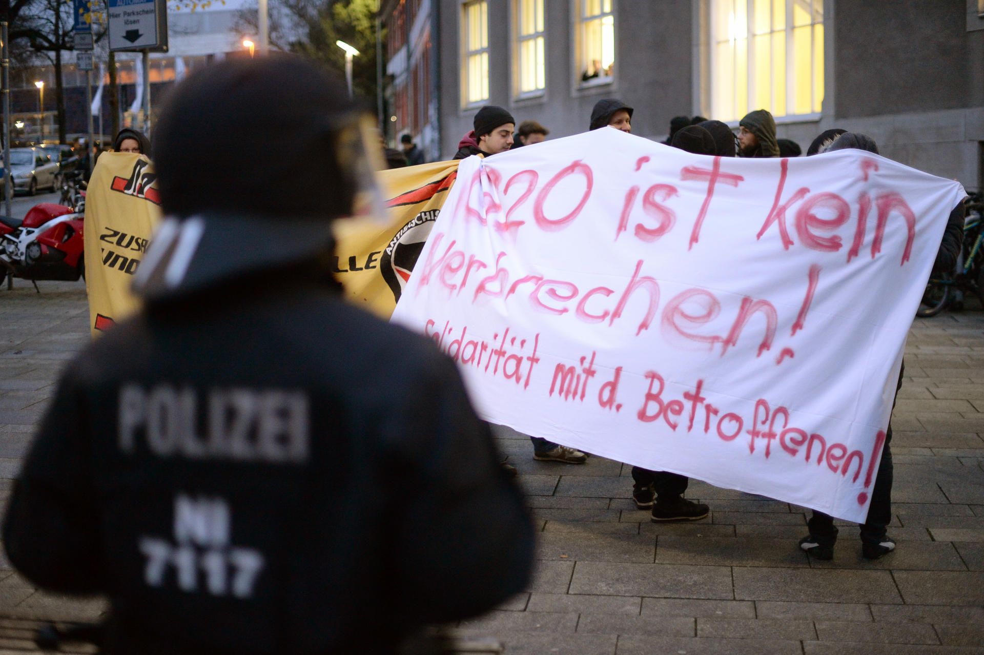 G20 Plakat dpa