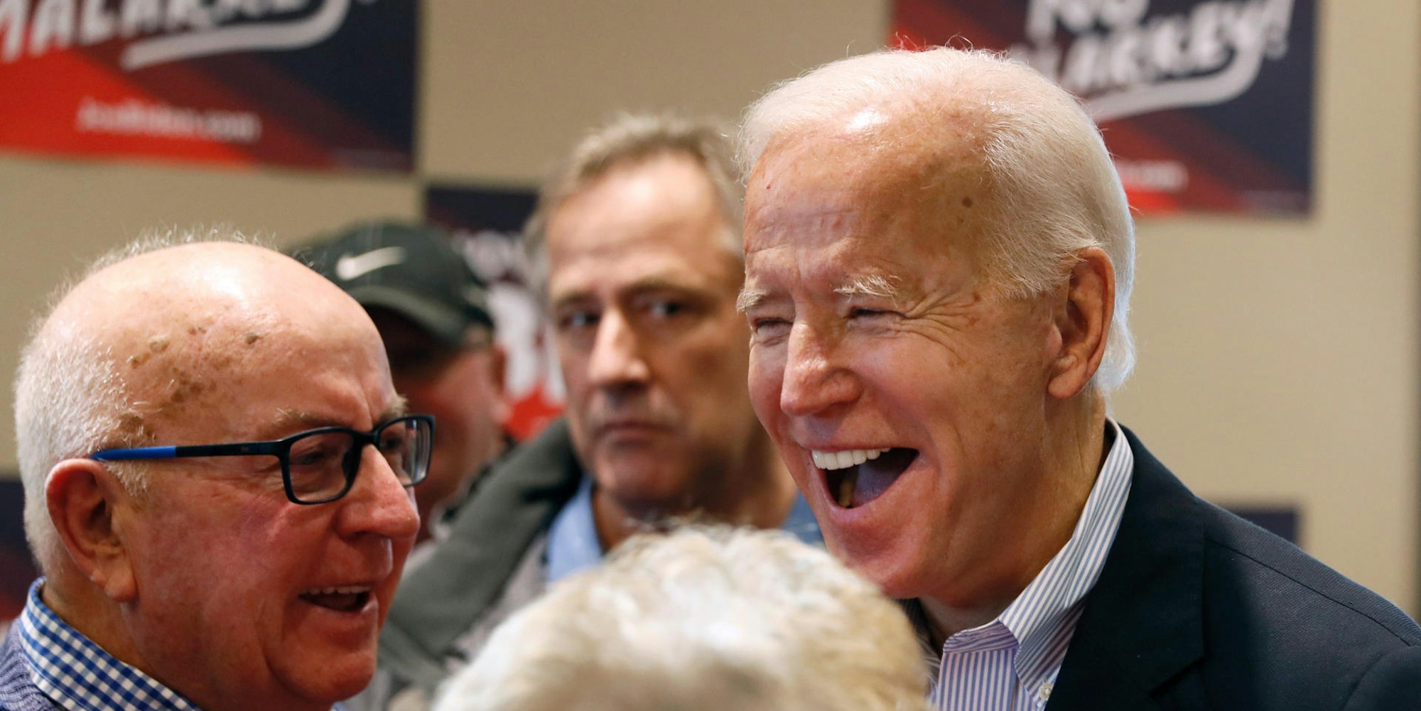 Joe Biden lacht