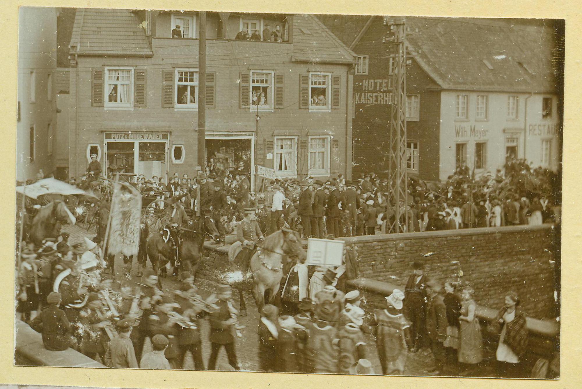 Karneval_an_nder_Leppebruecke_1914