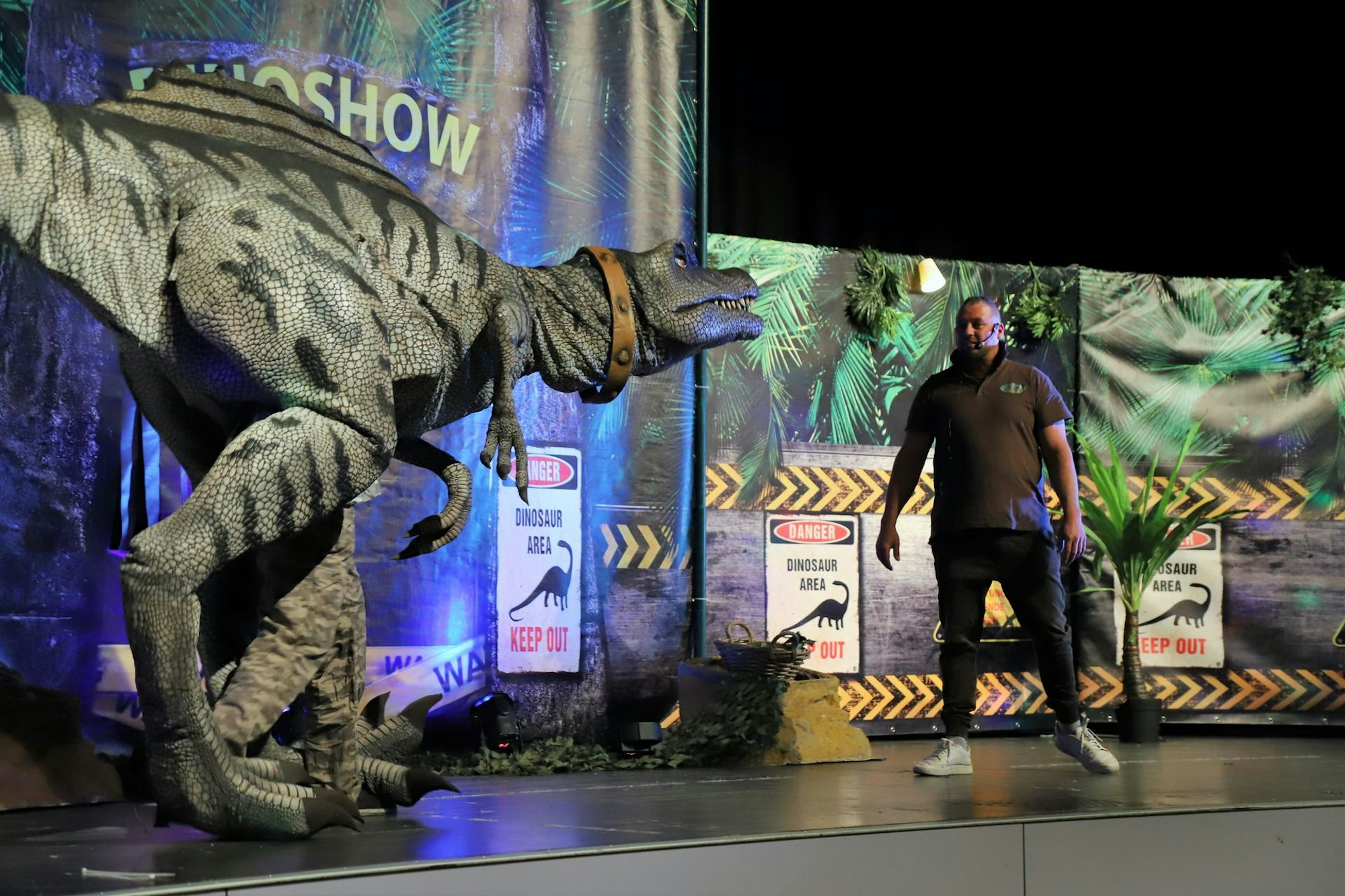 20220403-amh-dinos (2)