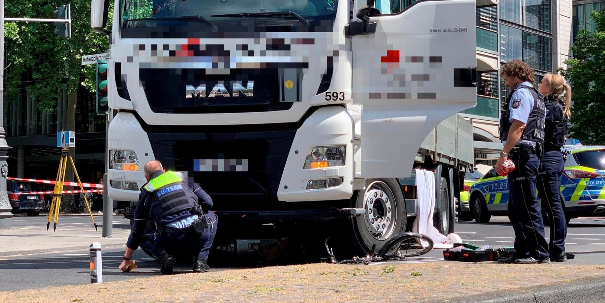 Unfall Friesenplatz Lkw gepixelt