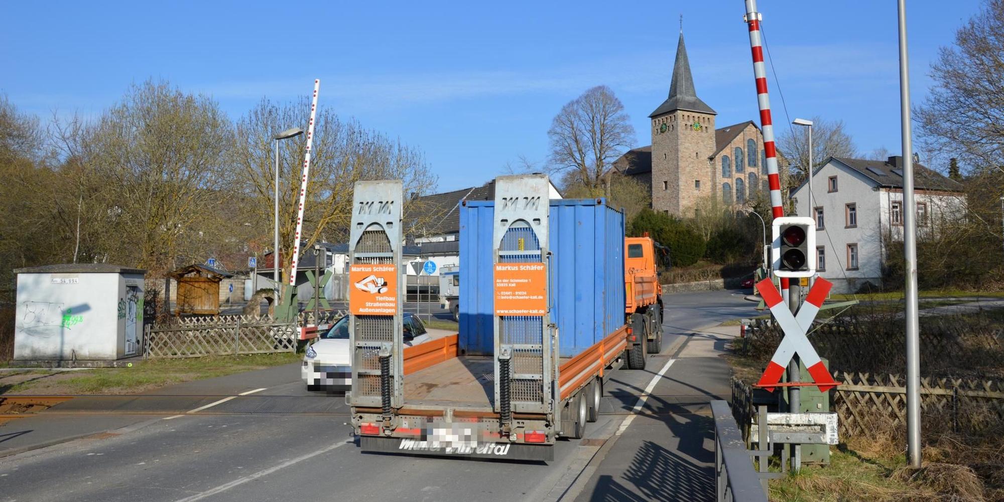 Kall_Soetenich_Bahnuebergang_1