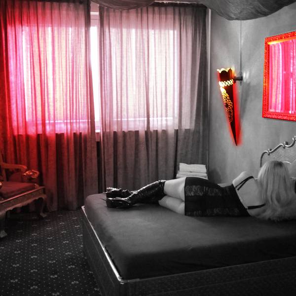 Prostituierte_liegend-bearbeitet