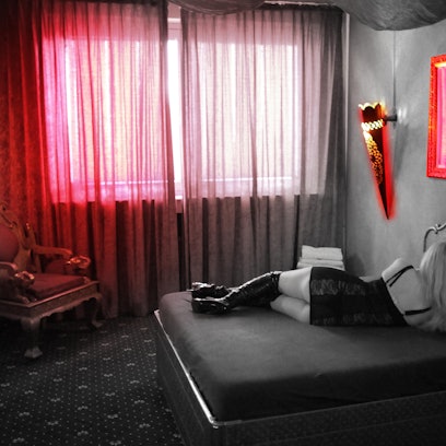 Prostituierte_liegend-bearbeitet