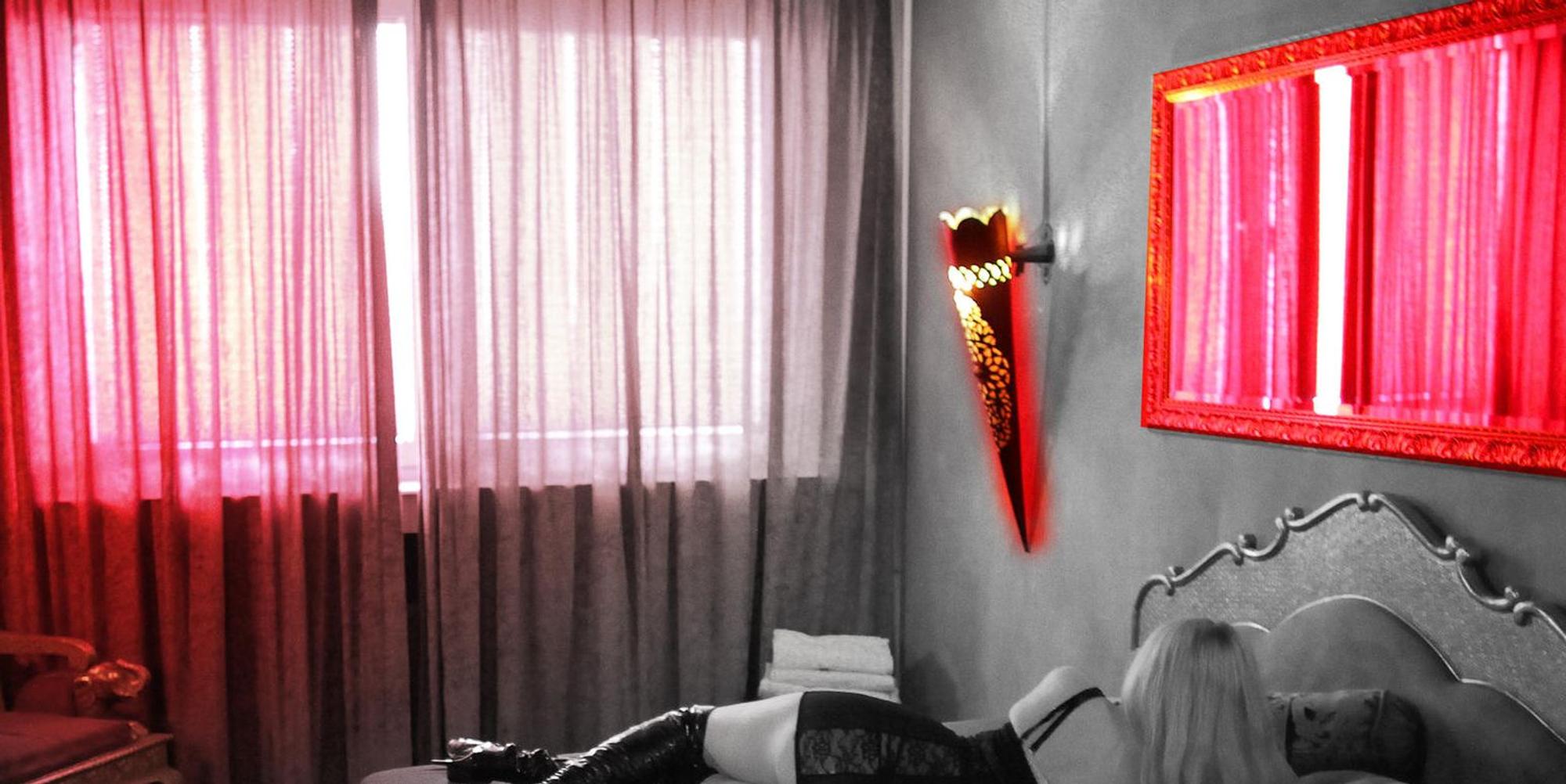 Prostituierte_liegend-bearbeitet