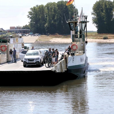 Fähre Leverkusen Köln