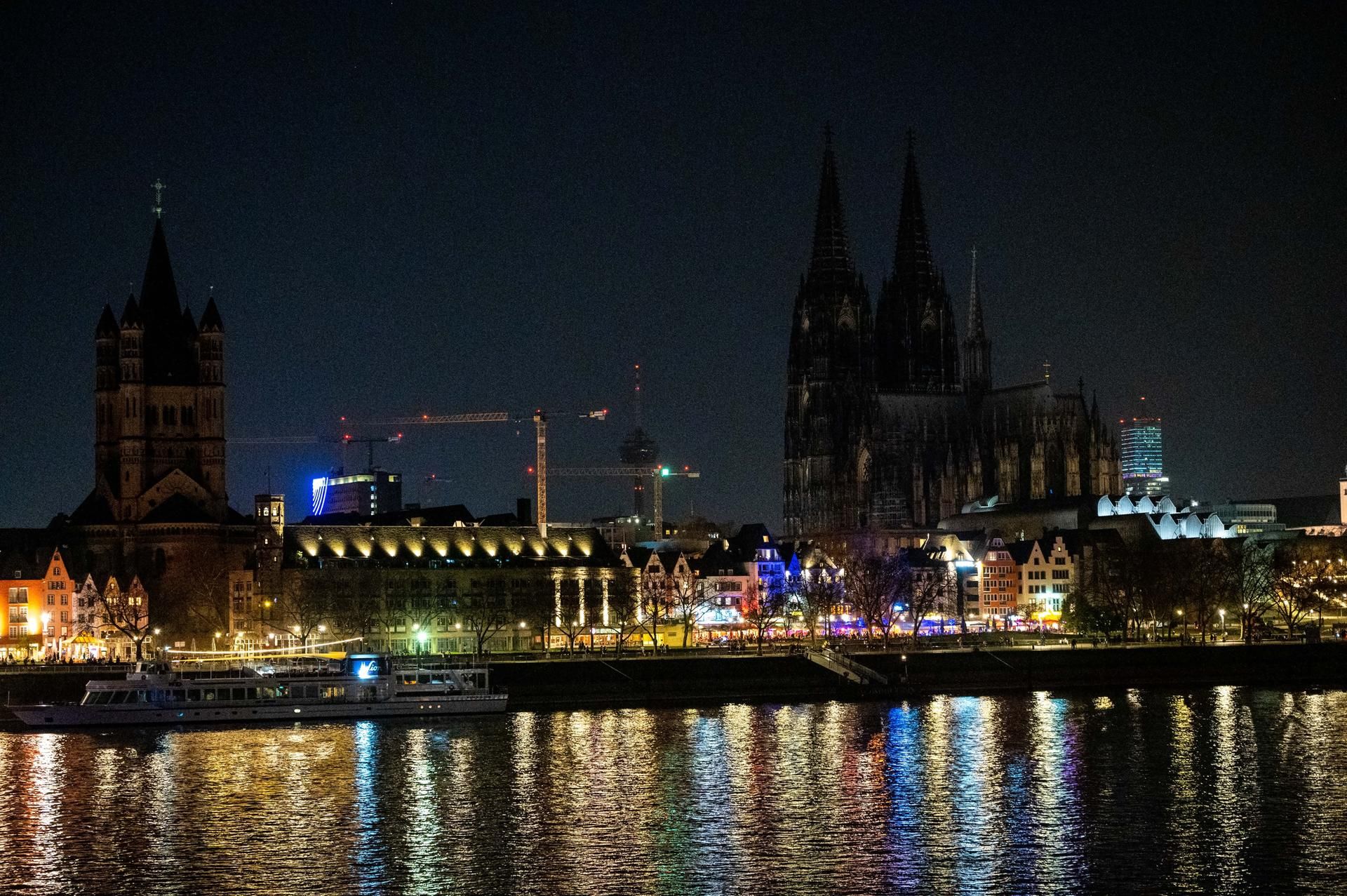 Earth Hour Dom Weiser