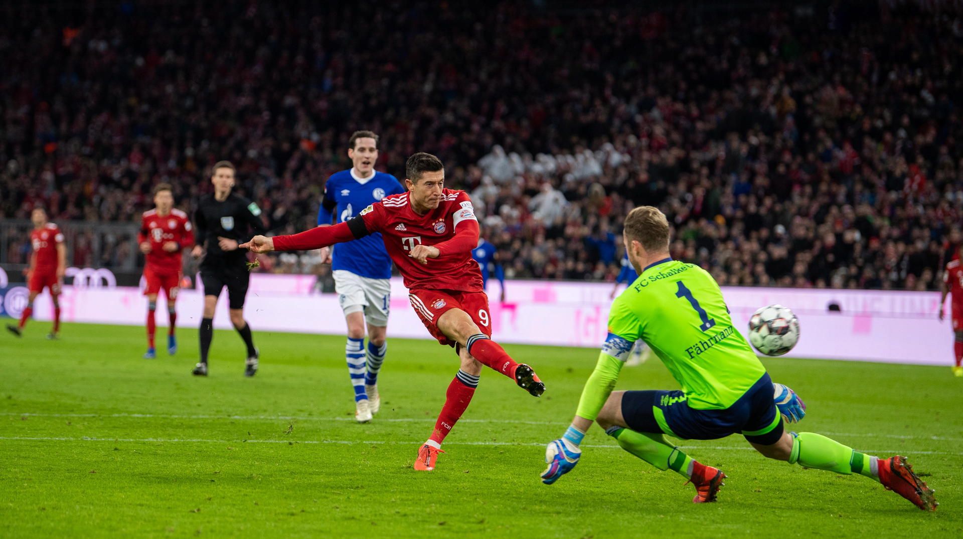 Bayern SChalke Tor Lewandowski