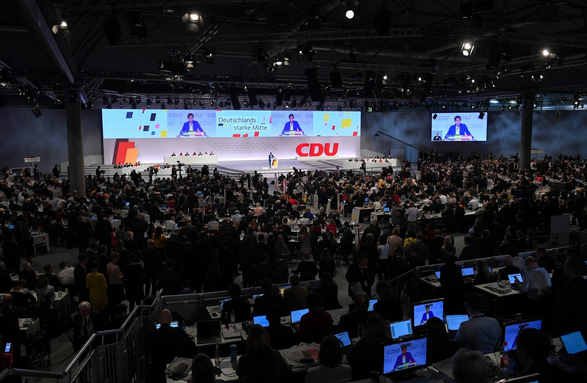 CDU_Parteitag_Podium_2