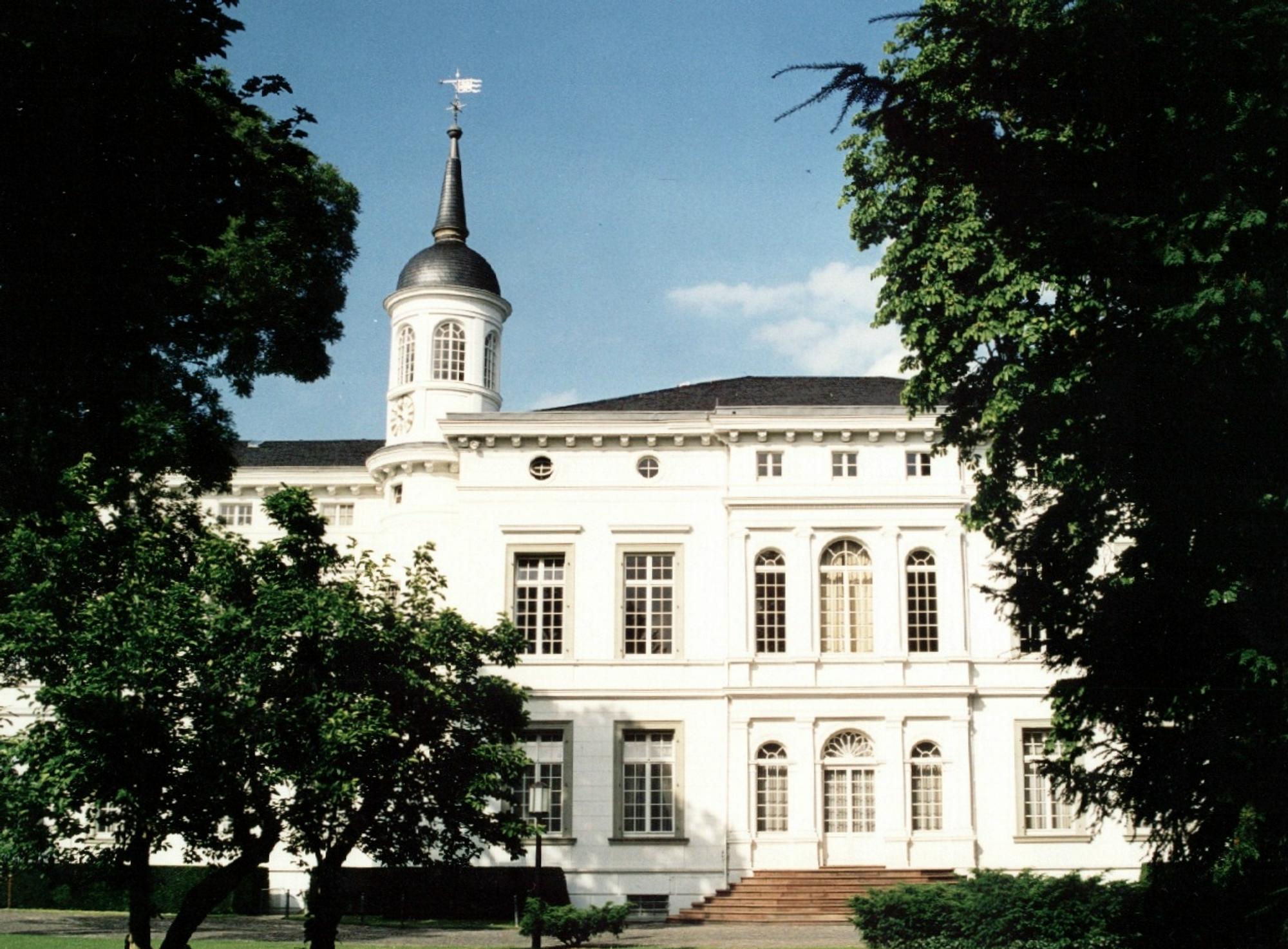 Wikimeida Palais Schaumburg 2.5 Ziko-C