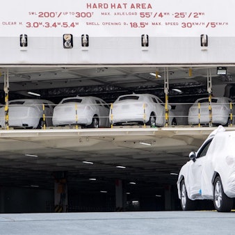 Autofrachter Symbolbild