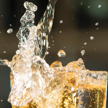 Ein Glas Apfelschorle