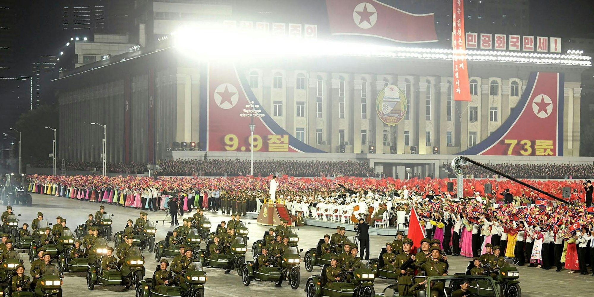 Nordkorea Nachtparade dpa