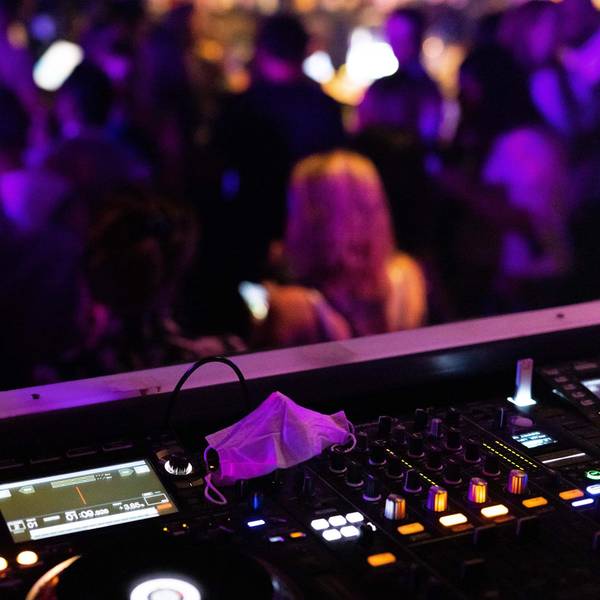 Club Party Tanzen Dj-Pult Symbolbild