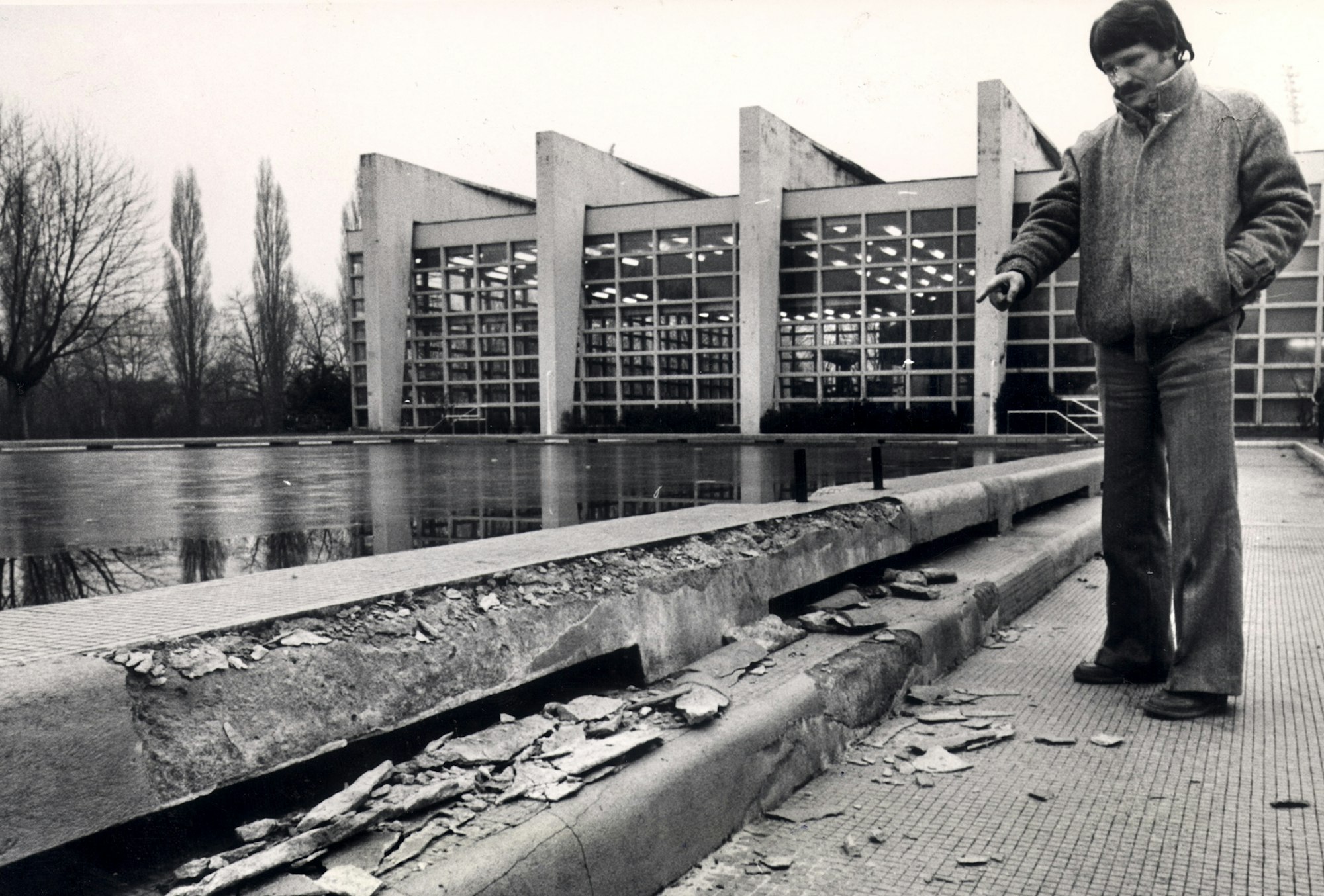 Lev Hallenbad Schäden 199er
