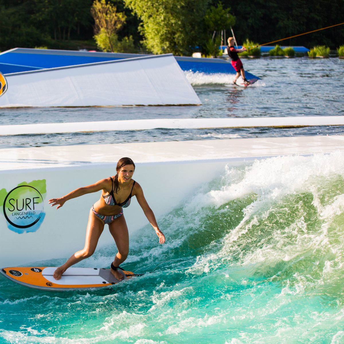 Knstliche Welle im Test: So gut ist das Surf-Gefhl auf dem See in  Langenfeld | Klner Stadt-Anzeiger