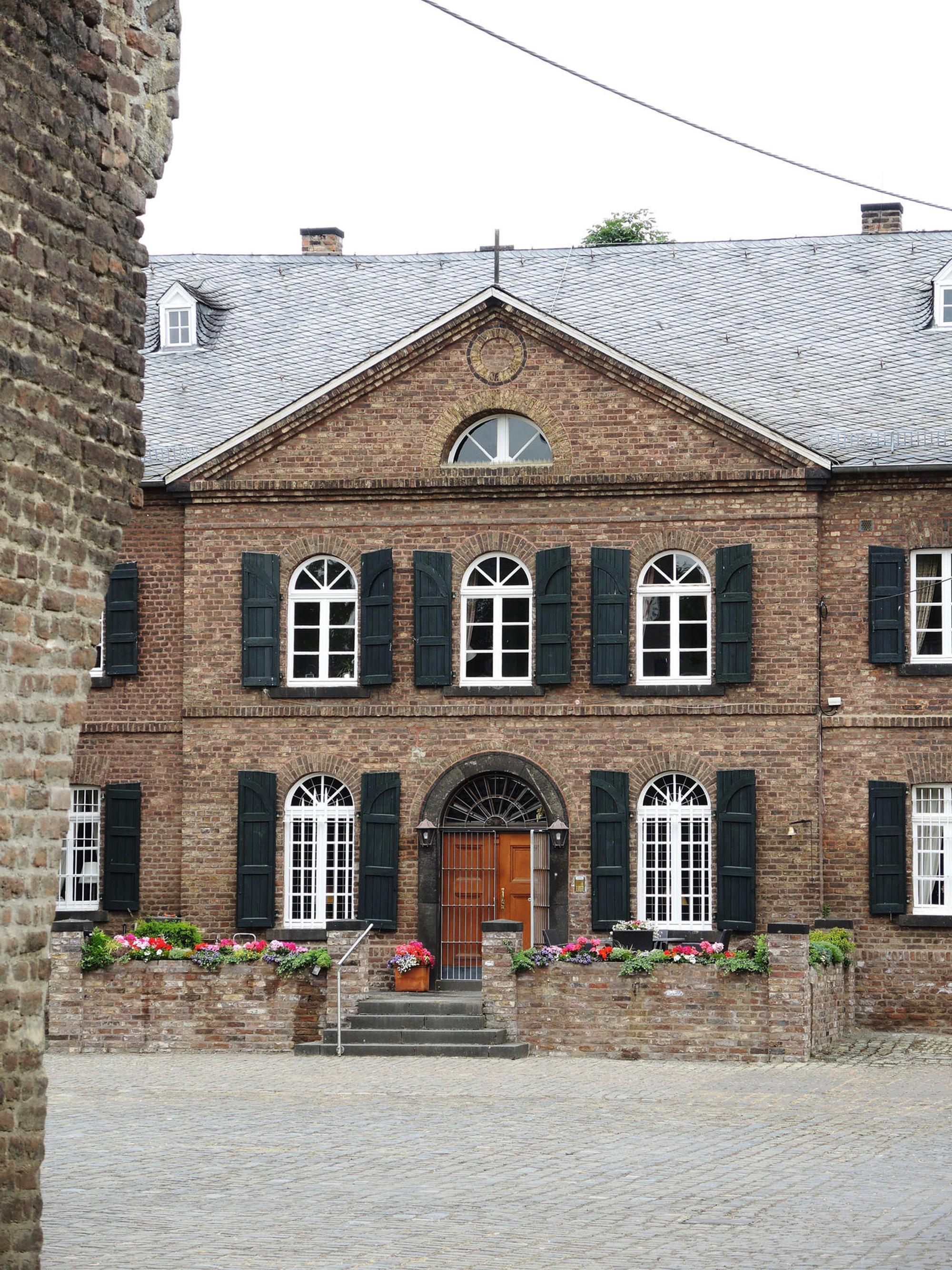 Widdersdorf Burghof