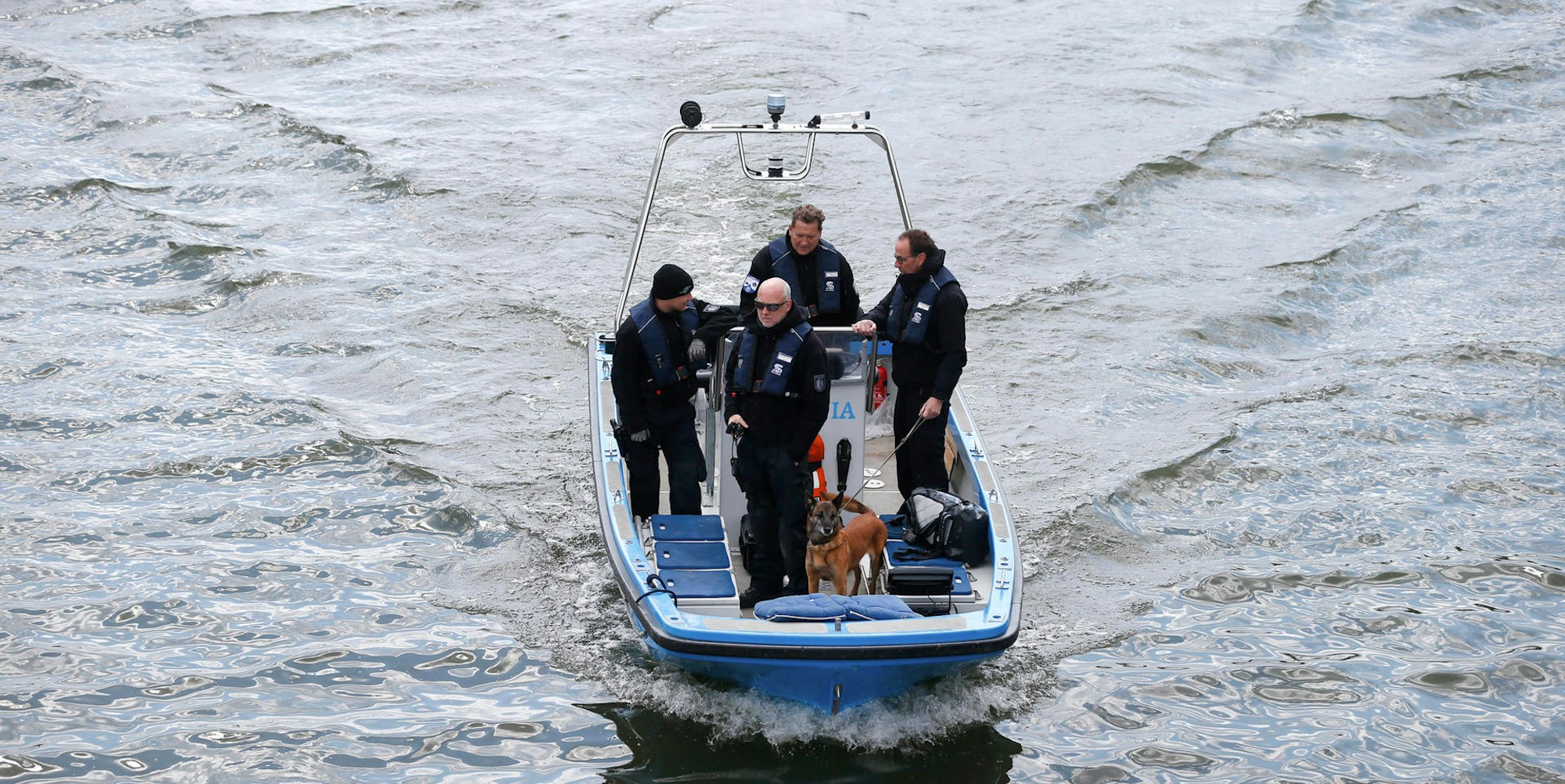 20180501_tb_Polizeitaucher_Deutz_004