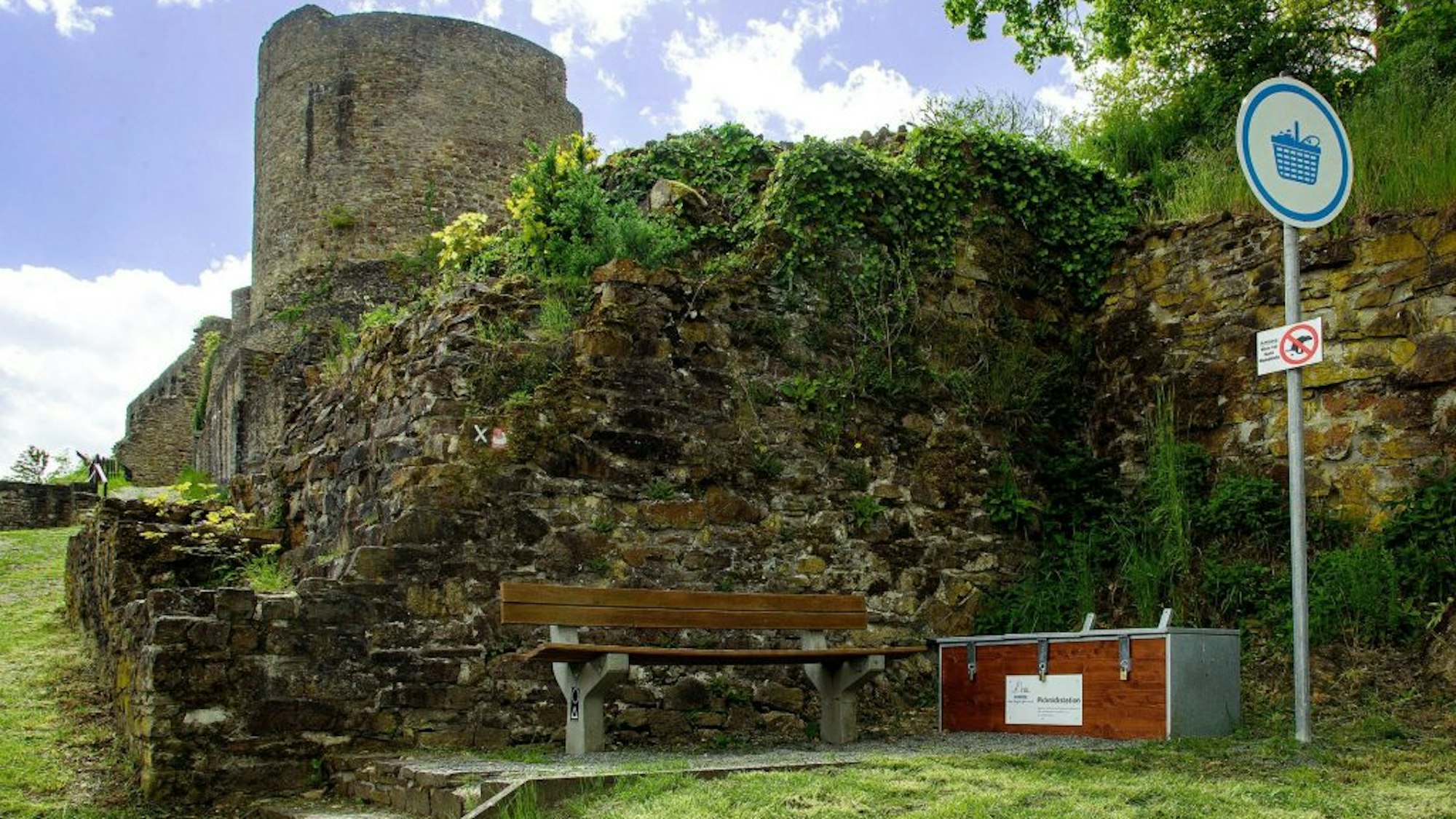 Picknickbox an der Burg Windeck im Windecker Ländchen.