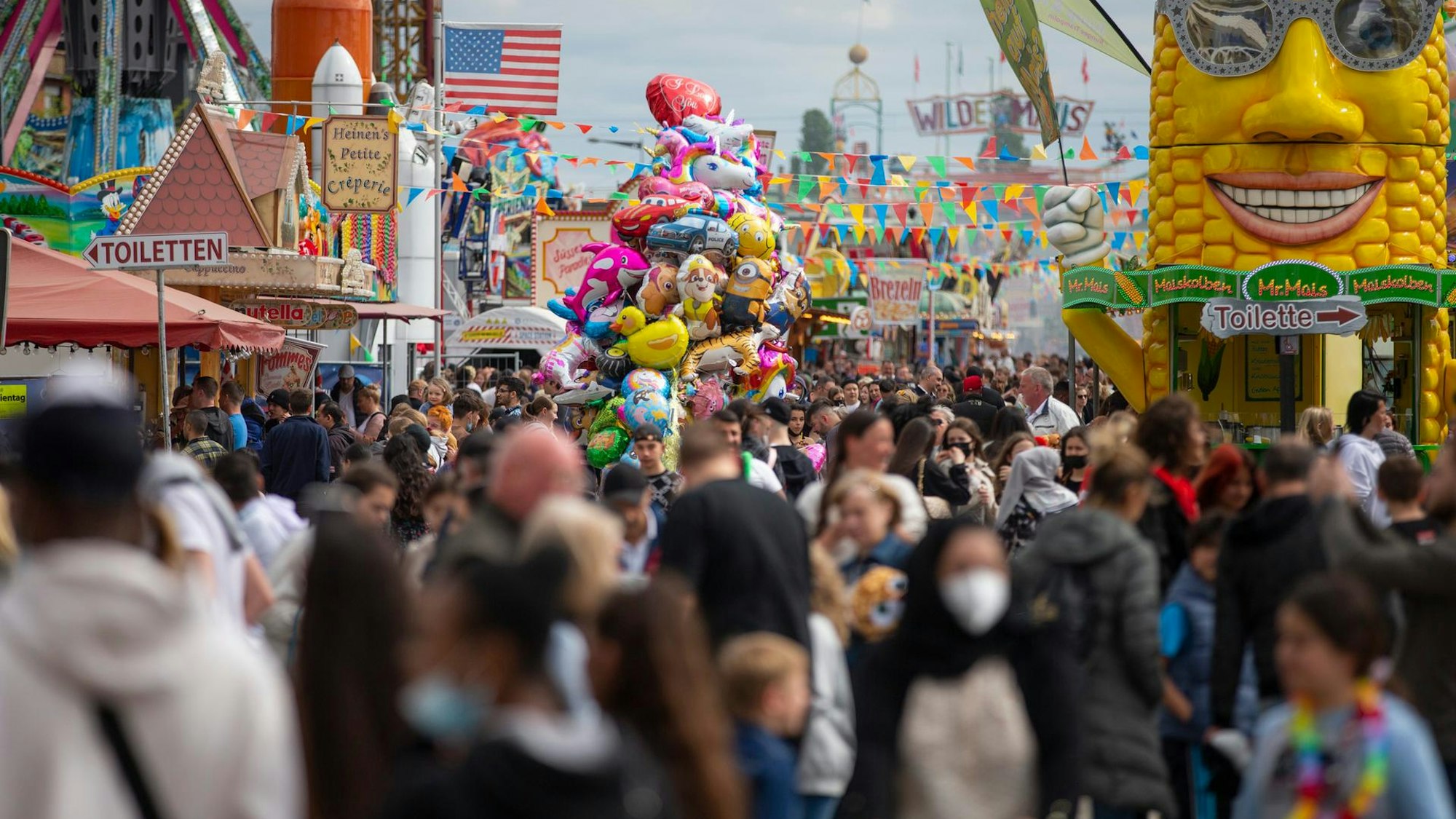 Wenn es um Millionenumsätze geht, wird im Schaustellermilieu mitunter offenbar mit harten Bandagen gekämpft. Ein Schuldspruch wäre das nächste Kapitel in einer seit Jahren ausgetragenen Schaustellerfehde um die Organisation der größten Kölner Kirmes mit etwa 100.000 Besuchern je Frühjahrs- und Herbstsaison.