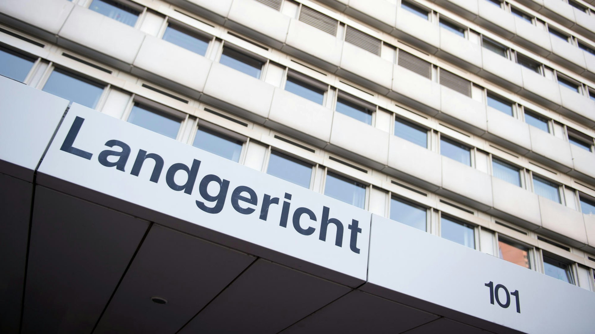 In einem Saal des Kölner Landgerichts wurde geschossen.