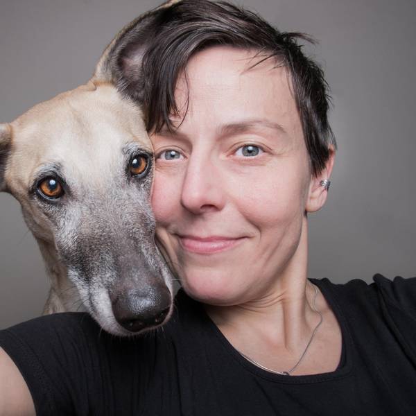 Elke Vogelsang mit Hund