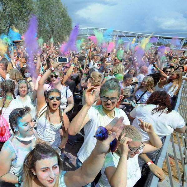 le-holi-festival_(1)