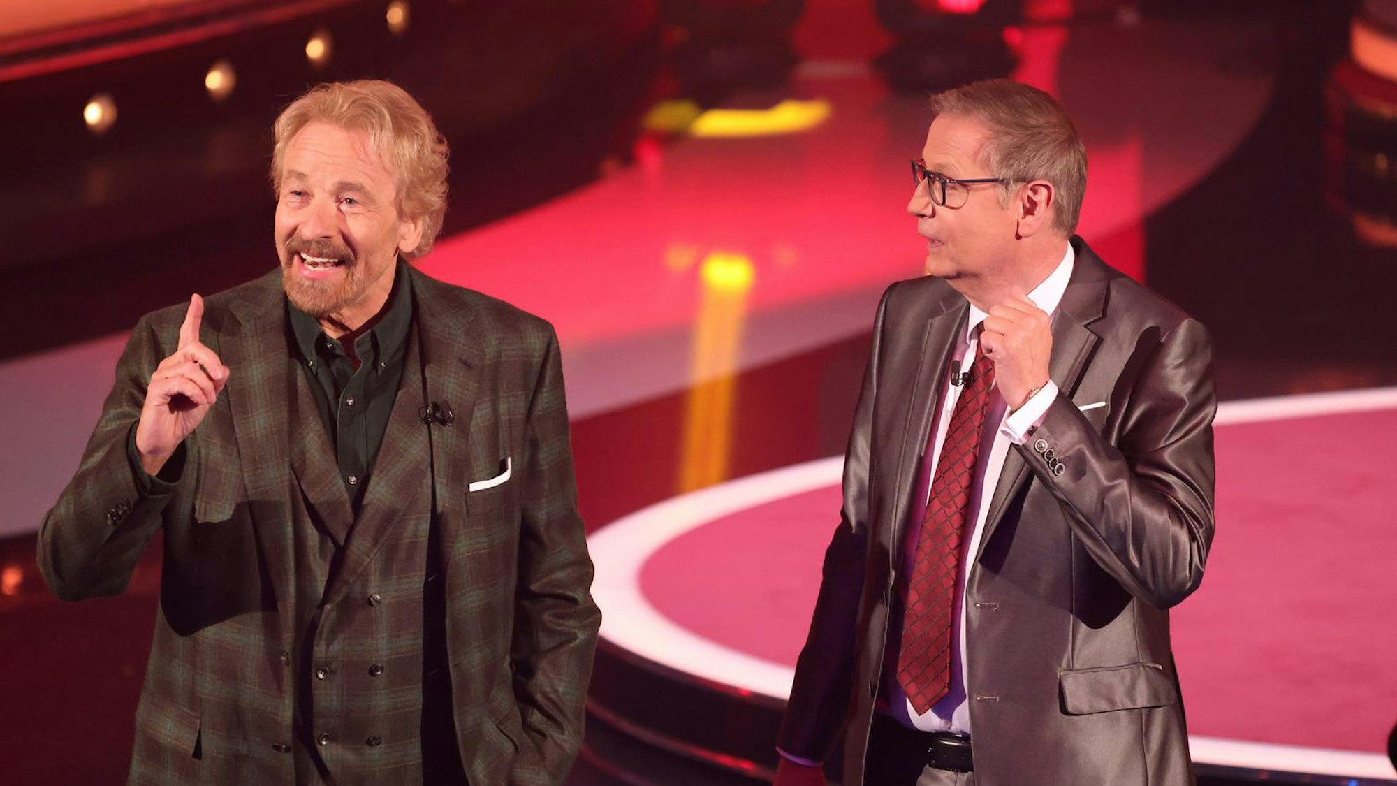 Thomas Gottschalk und Günther Jauch auf der Bühne.