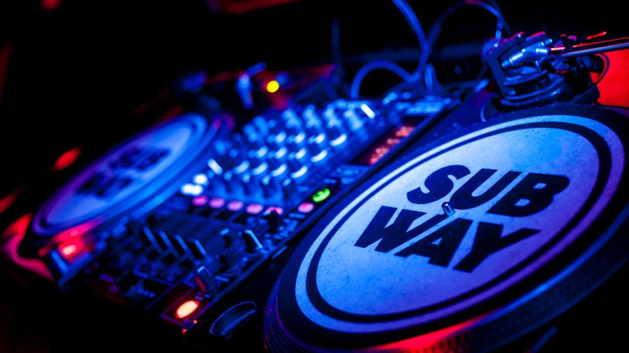 Die Turntables im Club Subway in Köln