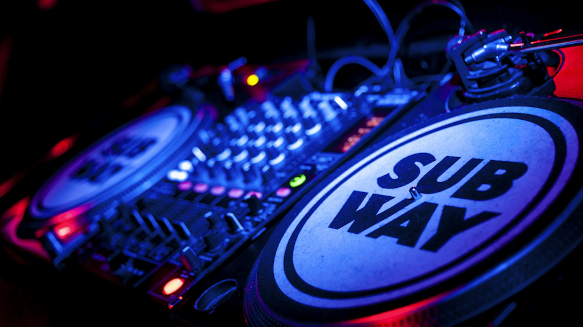 Die Turntables im Club Subway in Köln